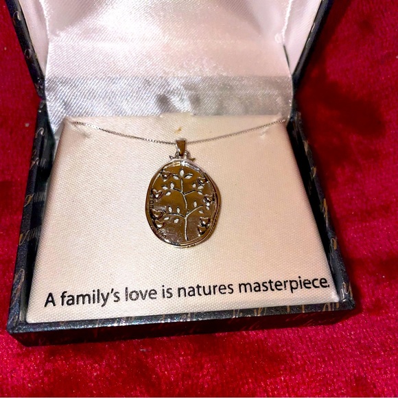 NWT sterling silver family tree pendant - Picture 5 of 9